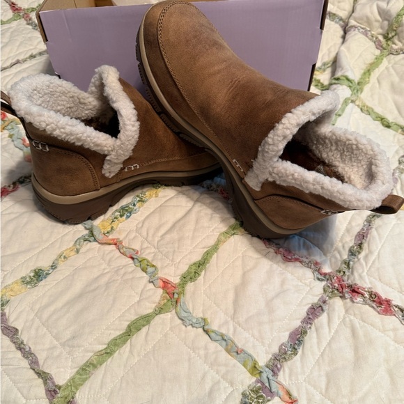 Skechers Brown Faux Fur Lined Boots - Picture 4 of 10